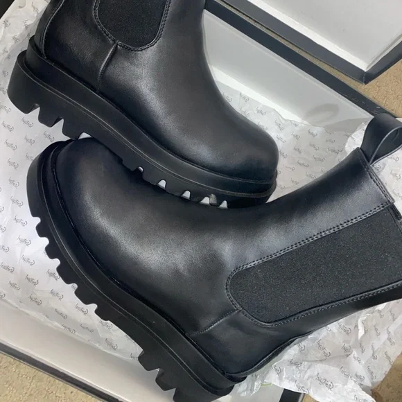 Black Sportgirl boots for sale - Picture 2 of 5